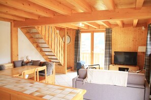 Smart TV - Chalet in La Béchigne with Valley Views (Châtel)