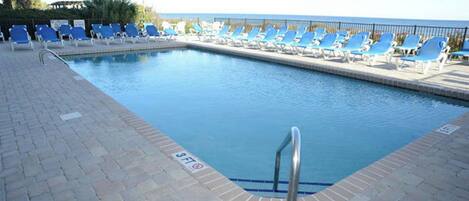 Piscina coperta, piscina all'aperto