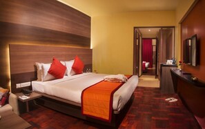 Superior Double Room | 1 bedroom, in-room safe, blackout curtains, iron/ironing board