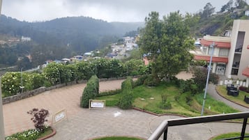 Chambre Double Luxe, balcon, vue vallée | Vue de la chambre