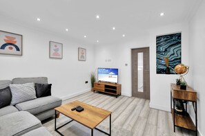 Casa | Área de estar | Smart TV 47 polegadas com canais via satélite, Netflix