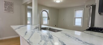 Charming 3-bedroom house with WiFi, AC in serene Fairfield