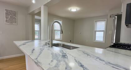 Charming 3-bedroom house with WiFi, AC in serene Fairfield