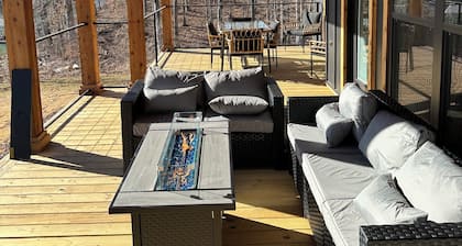 Stunning 4-bedroom house with amazing outdoor space and dock in Double Springs.