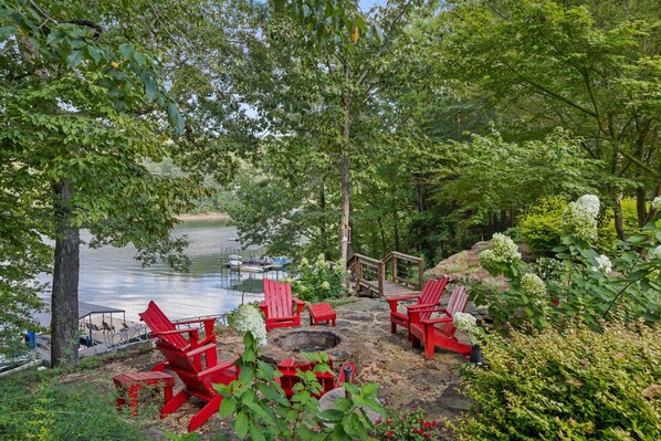 Terrace/patio - Comfortable lakefront home on Smith Lake w/ easy water access & Sea Doo rental! (Houston)