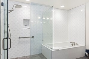 Hair dryer, towels - Outpost: Marriott Residence 402 - Close to Town Square! (Jackson)