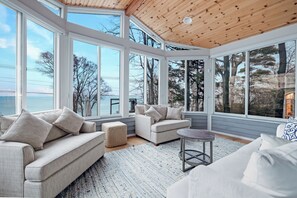 Smart TV, fireplace, books
