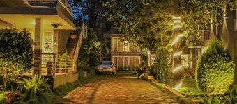 Thavika Silverwood Residence Yelagiri