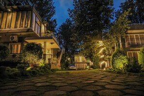 Exterior - Thavika Silverwood Residence Yelagiri (Tirupattur)