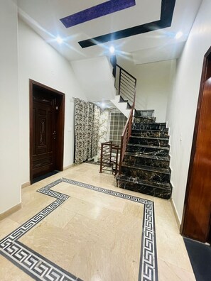 Interior - 6-BedRoom Entire Home in Lavish Area of Lahore (Lahore)