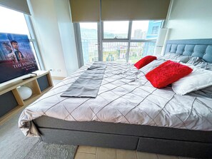2 chambres, fer et planche à repasser, Wi-Fi, draps fournis