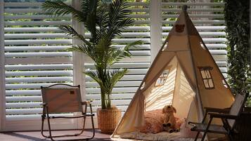 5 bedrooms, iron/ironing board, travel crib, WiFi