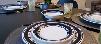 Modern Getaway, Single Bedroom Full Apartment