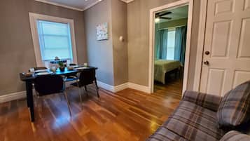 1 Schlafzimmer, Bügeleisen/Bügelbrett, kostenloses WLAN, Bettwäsche
