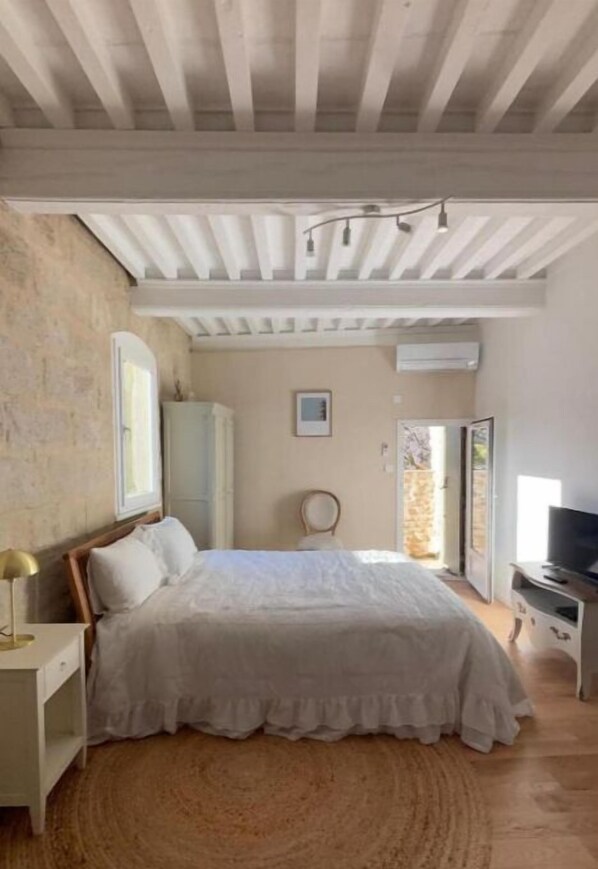 1 bedroom, WiFi, bed sheets