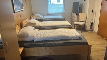 3 多间卧室、熨斗/熨衣板、WiFi、床单