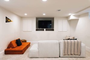 TV, offices