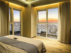 5 bedrooms, iron/ironing board, WiFi, bed sheets - Spacious 5-bedroom apartment with terrific Sunset View in Manila Bay near Okada (Paranaque)