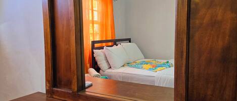 3 chambres, fer et planche à repasser, Wi-Fi gratuit, draps fournis