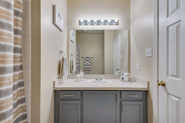 Unclassified image, 1 of 21, button