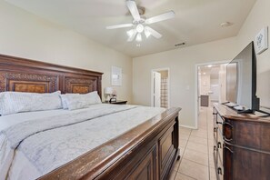 3 bedrooms, in-room safe, iron/ironing board, WiFi