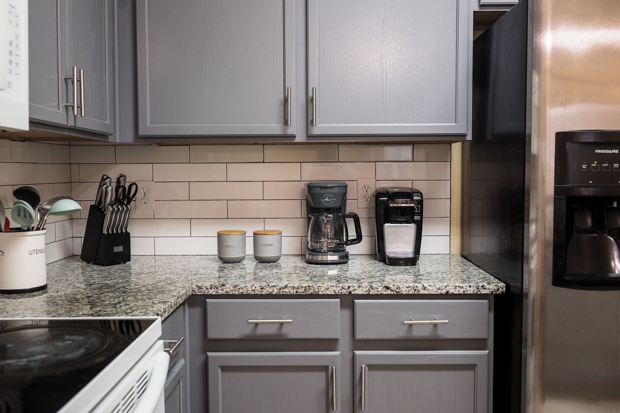 冰箱、微波炉、烤箱、炉灶