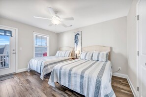 5 habitaciones, tabla de planchar con plancha, wifi y ropa de cama