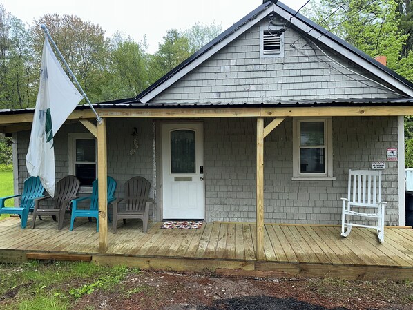 Exterior - Center of Everything Southern Maine… 3-bedroom house, huge yard in Buxton (Buxton)