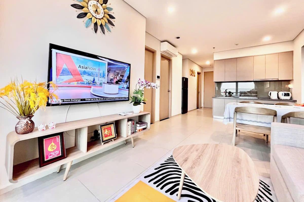 Deluxe Apartment, Multiple Beds, City View | 1 bedroom, free minibar items, desk, laptop workspace