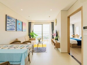 Artículos del minibar gratis y escritorio