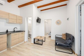 Apartment, Smoking