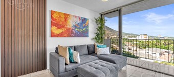 Cozy, Modern, Upscale APT W/Views, Pool, Gym, A/C