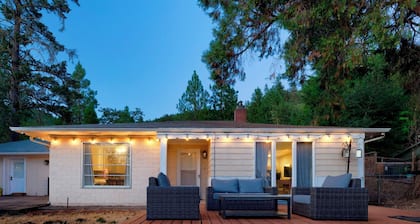 Woodsy, Quiet Neighborhood, 2 bedroom