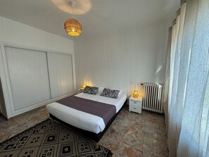 2 makuuhuonetta, vuodevaatteet