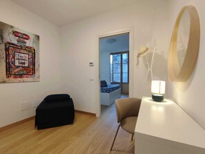 1 bedroom, desk, iron/ironing board, travel crib - La Terrazza del Garraffello (Palermo)