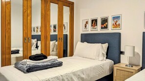 2 bedrooms, iron/ironing board, WiFi, bed sheets - I love Marina Greenwich, Altea (Altea)