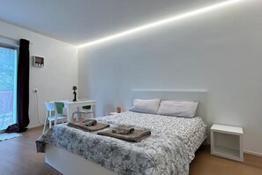 1 chambre, fer et planche à repasser, Wi-Fi, draps fournis