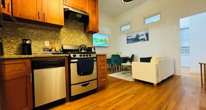 Elegant 2-BD. Manhattan Escape Steps from Central Park"