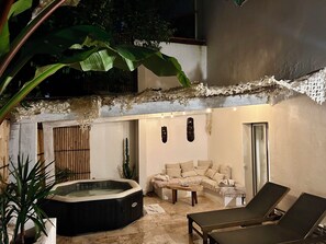 Terrace/patio - Cosi loft with jacuzzi, 15 minutes from Palais des Festival & beach (Cannes)