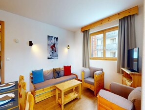 Apartment | Living room