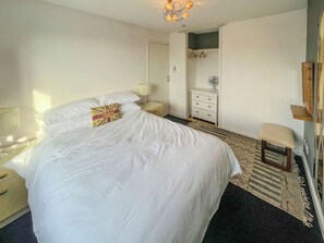 5 bedrooms, free WiFi, bed sheets