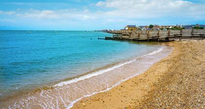 5 bedroom accommodation in Whitstable