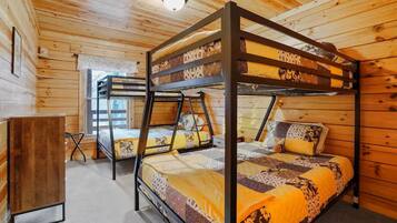 4 bedrooms, desk, iron/ironing board, free WiFi