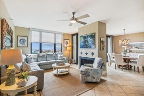 Living area - Enclave 703b- Sugar Sands (Destin)