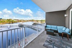 Condo, 1 King Bed with Sofa bed (Laketown Wharf 317) | Terrace/patio