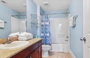 Lejlighed - 1 kingsize-seng med sovesofa (Laketown Wharf 317) | Badeværelse