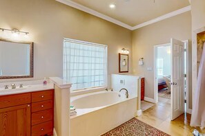 Maison, plusieurs lits (Carried Away) | Salle de bain | Articles de toilette gratuits, sĂšche-cheveux, serviettes fournies