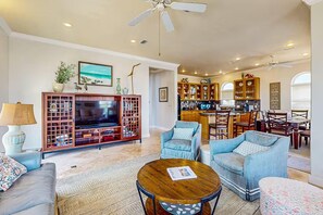 Hus, flere senger (Carried Away) | Oppholdsområde | TV