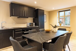 Apartment | Living area | Flat-screen TV - Hotel Ulfborg (Ulfborg)