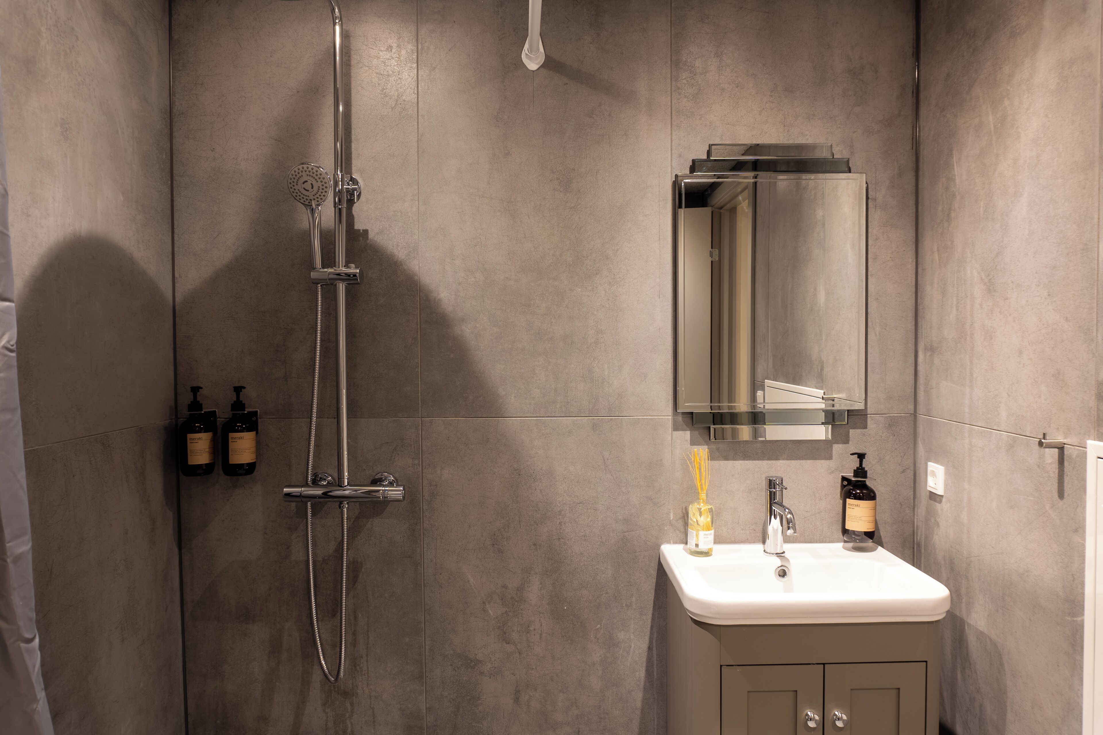 Apartamento | Baño | Secador de pelo, toallas, jabón y champú